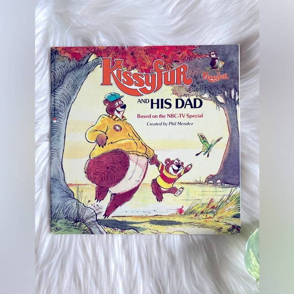 Vintage 80s Book Kissyfur and His Dad Collectible NBC TV Special Scholastic Book - Picture 1 of 7